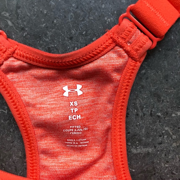Under Armour sports bra - Picture 3 of 4
